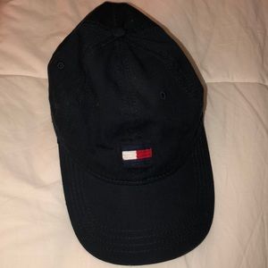 navy blue Tommy Hilfiger hat